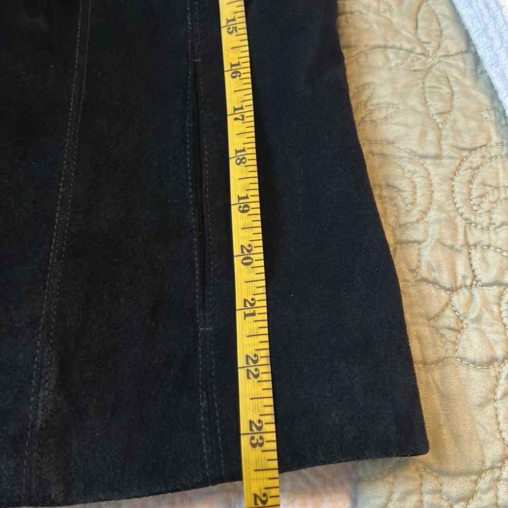 Cropped Leather Jacket - Picture 7 of 7